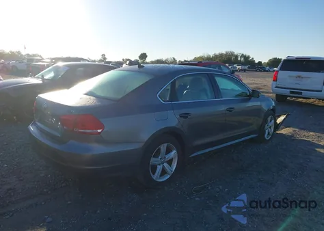 2015 Volkswagen Passat 1.8T Limited Edition z USA, uszkodzony, nr VIN 1VWAT7A34FC110583